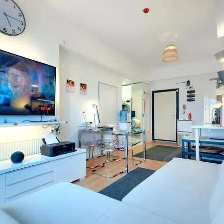 Smart Alexa Home, Skyline, Gym & Swim. 아파트 이스탄불